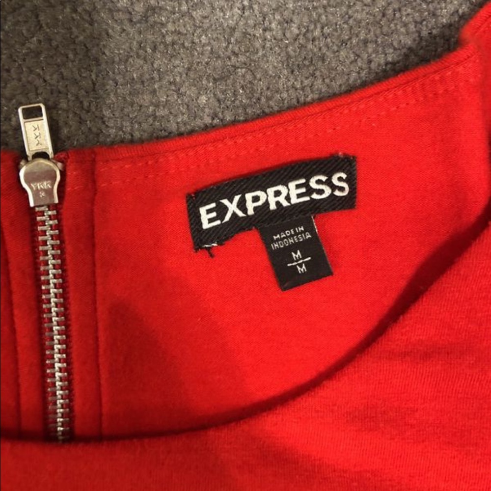 Express red top - Picture 2 of 3